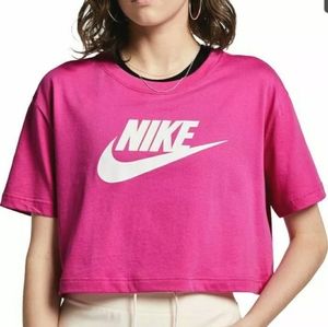 Nike Sportwear Essential Womens Cropped Tee